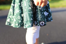 Load image into Gallery viewer, Vintage Christmas Skater Skirt

